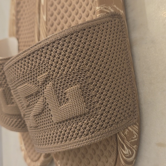 NIB Men's APL Big Logo Techloom Slides Size 12 - Picture 5 of 8